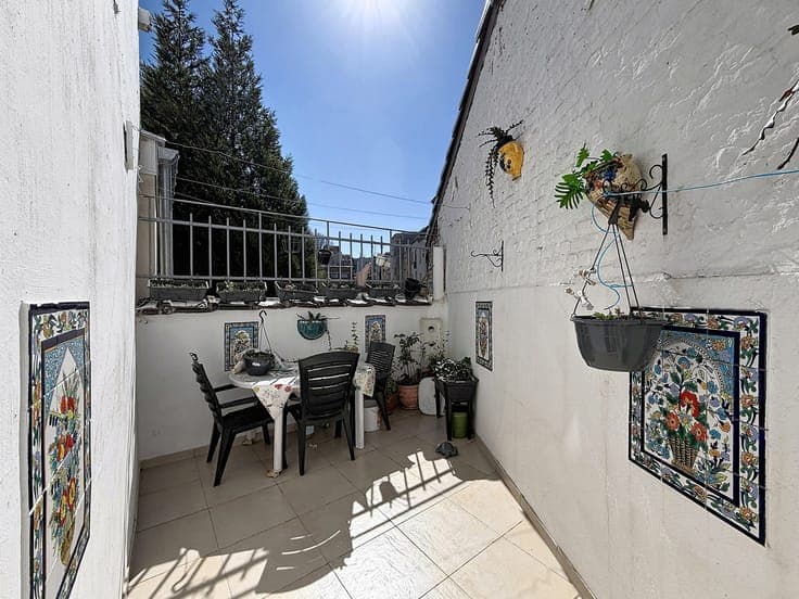QUARTIER EUROPÉEN, BELLE MAISON 5CH ± 216M² + COUR