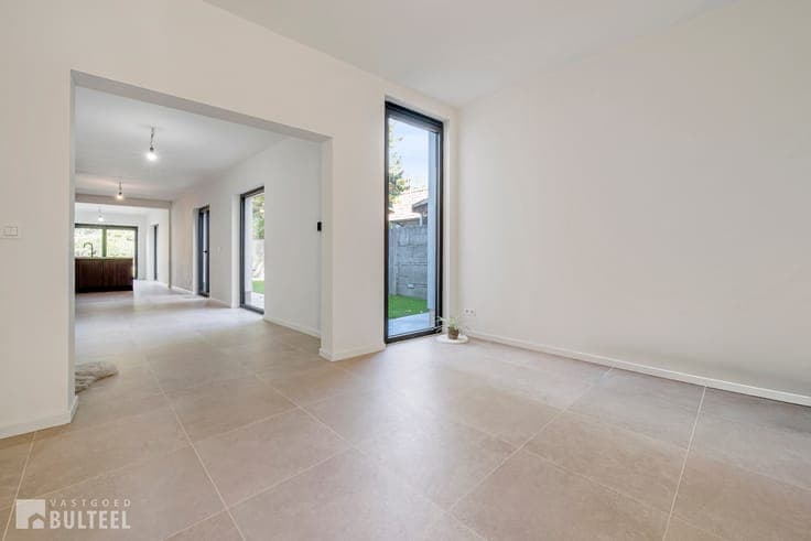 Compleet gerenoveerde woning (label A) met 5 slaapkamers!
