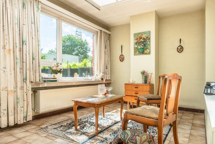 Charmant halfopen huis met 3 slaapkamers, garage en ruime...