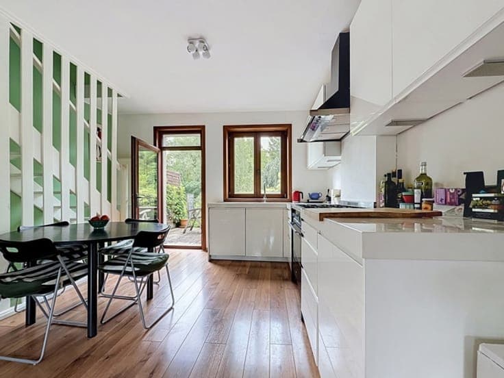 Charming renovated HOUSE near the park