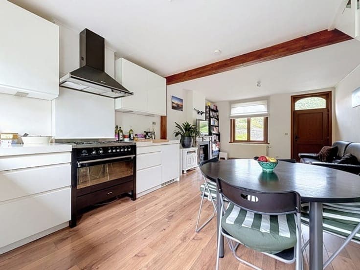 Charming renovated HOUSE near the park