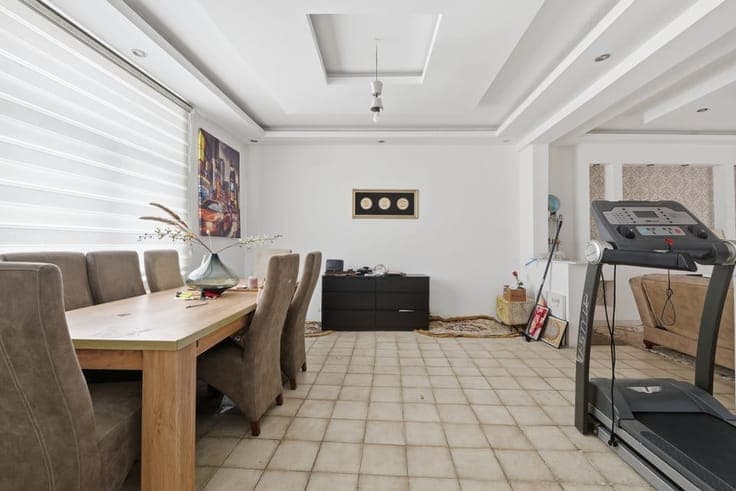DEELS GERENOVEERDE WONING OP EEN GOEDE LOCATIE IN LANDEN