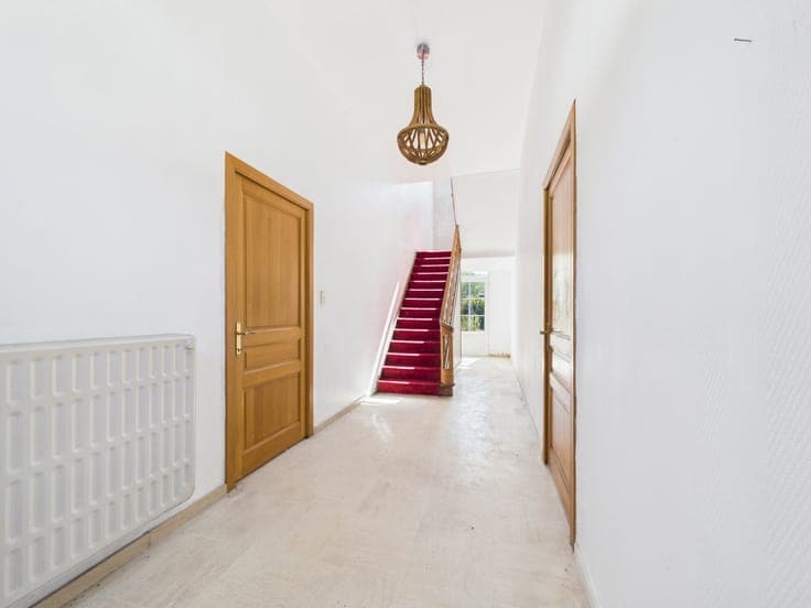 Equestrian Property with 2 Houses, STABLES & WAREHOUSES