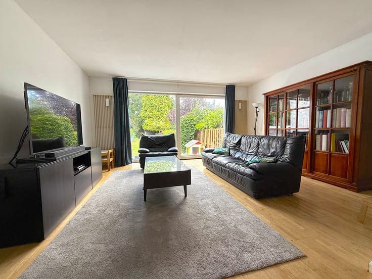 Just 3 km from Docks Bruxsel - Spacious House with Garden
