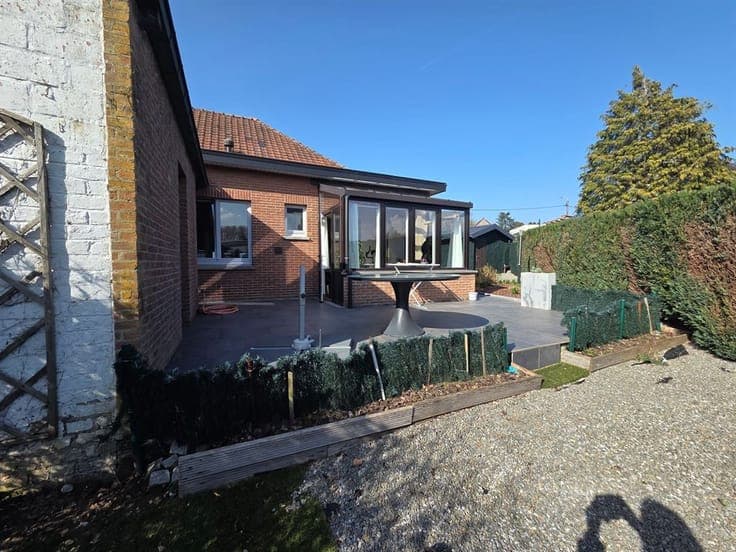 Zeer goed onderhouden 3-gevelwoning