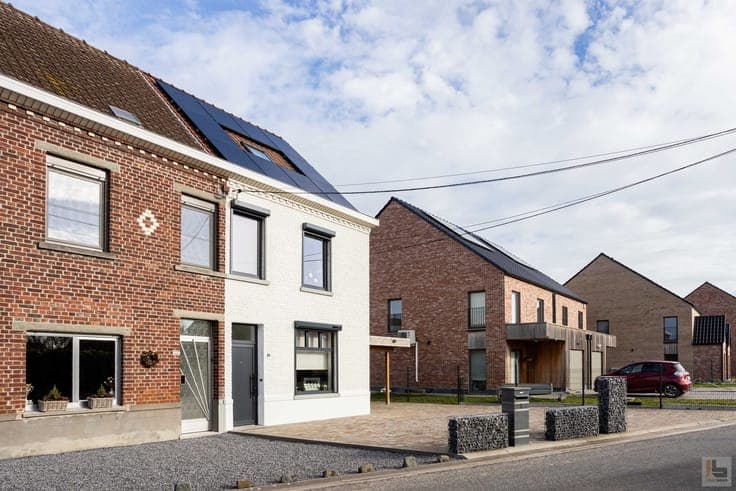 Volledig gerenoveerde woning met 3 slaapkamers 2 badkamer...