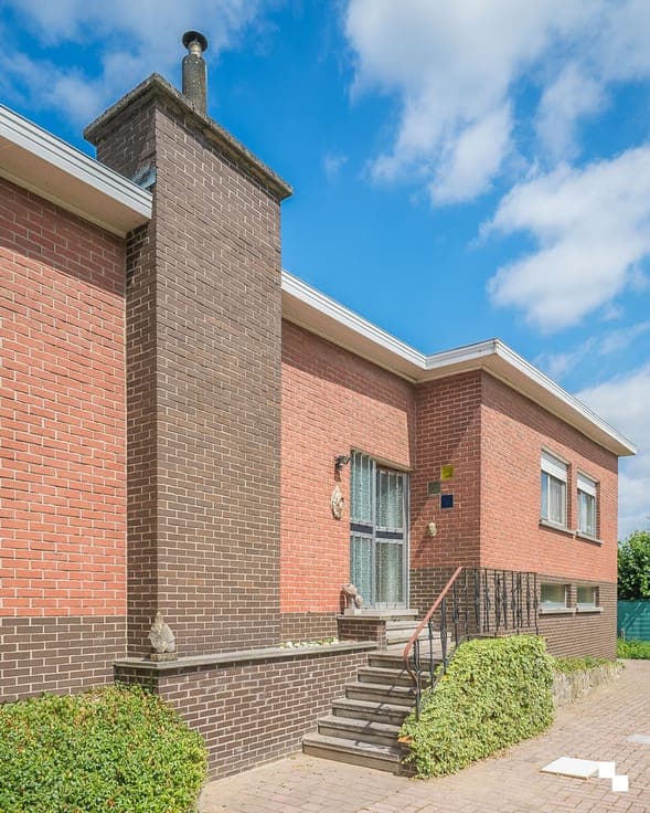 Op te frissen alleenstaande woning te koop in Merelbeke-M...