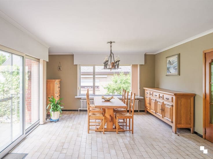 Op te frissen alleenstaande woning te koop in Merelbeke-M...