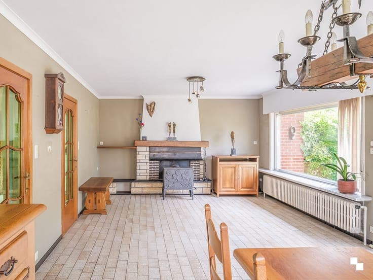 Op te frissen alleenstaande woning te koop in Merelbeke-M...