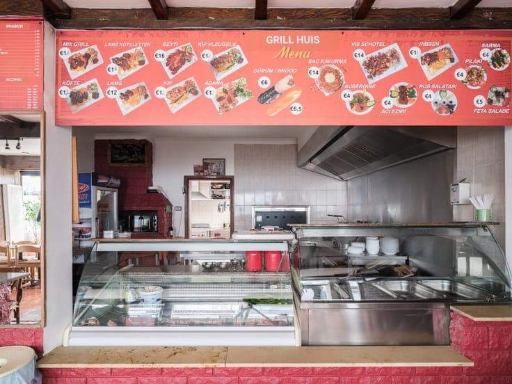 Trading house with versatile opportunities in Ghent.