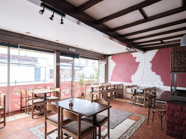 Trading house with versatile opportunities in Ghent.