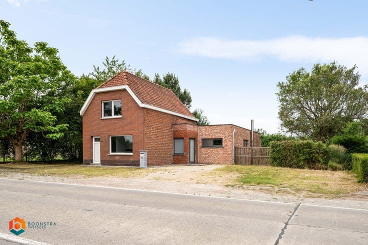 Instapklare woning met 3 slpkrs op een perceel van 2529m²...