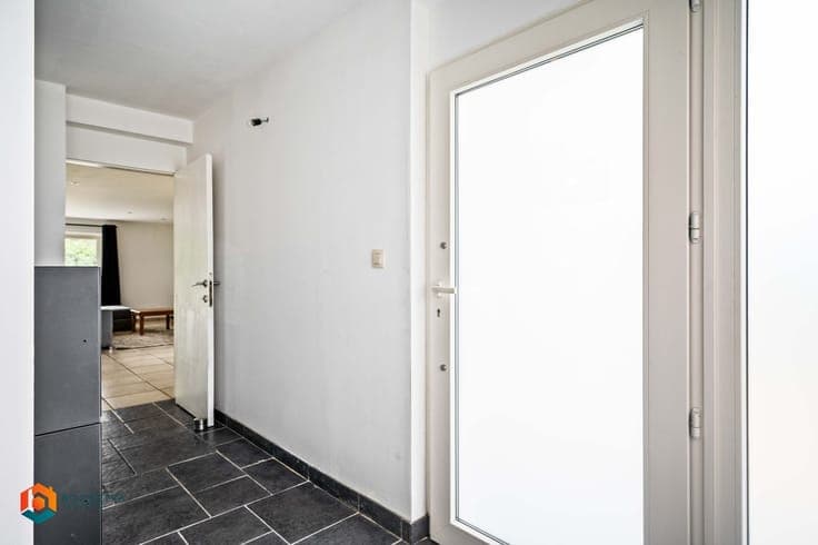 Instapklare woning met 3 slpkrs op een perceel van 2529m²...