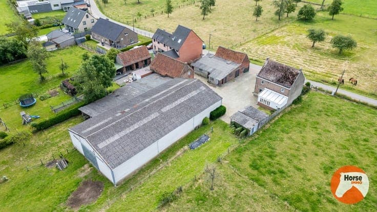 ERPE-MERE - Charmante hoeve met ruime loods op 1,33HA