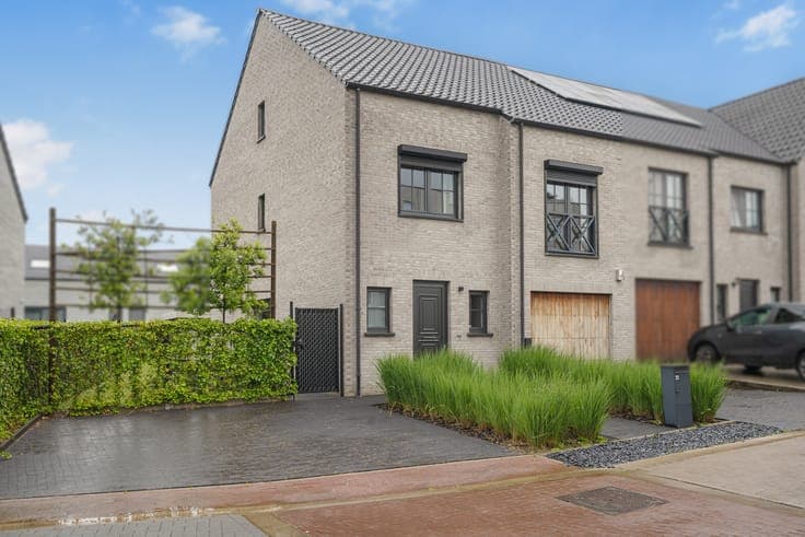 Large family home with 5–6 bedrooms