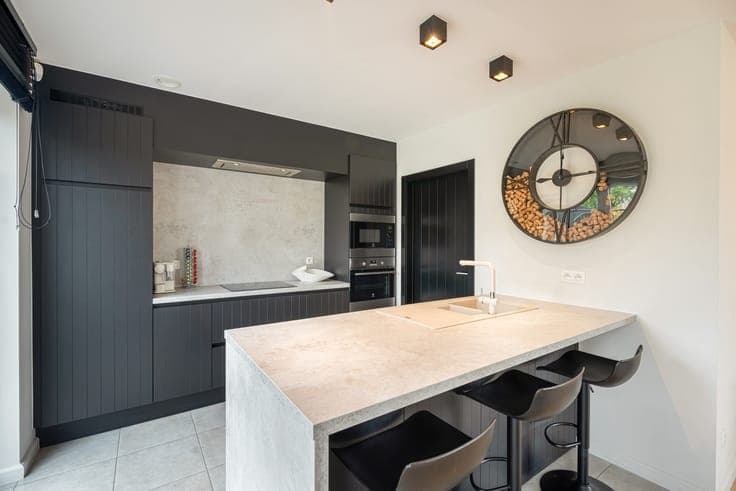 Large family home with 5–6 bedrooms
