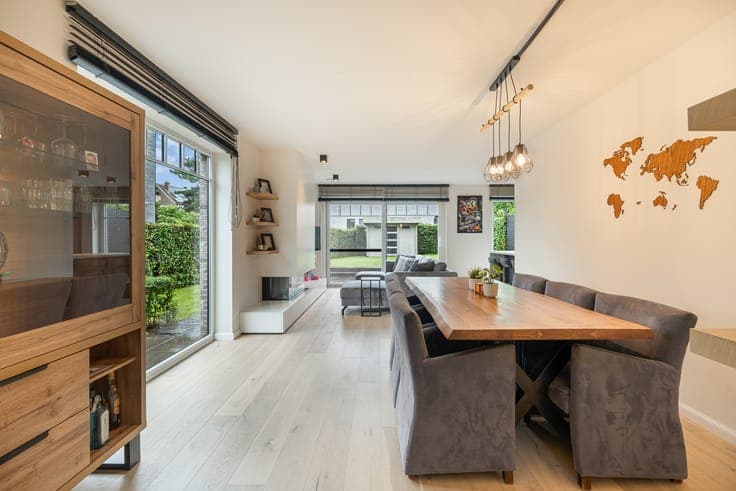 Large family home with 5–6 bedrooms