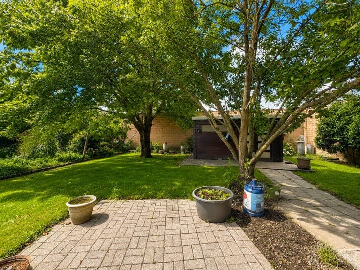 Semi-detached house to renovate for sale in Arendonk