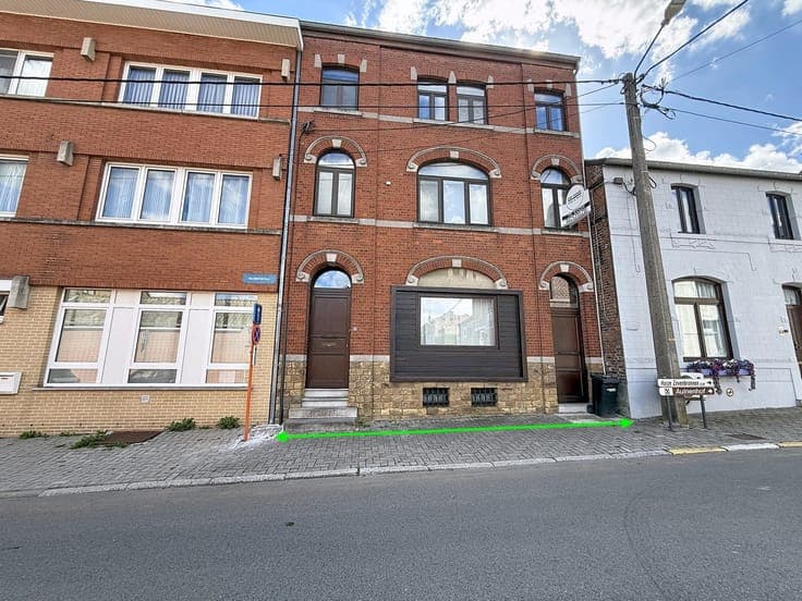 Ruime rijwoning met 5 slkps, inrichtbare zolder, tuin, 5a 47