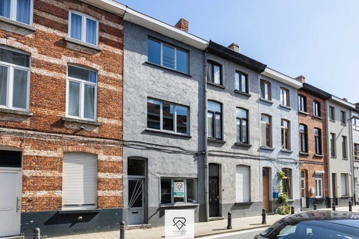 Karaktervolle woning met gezellige buitenruimte in Gent