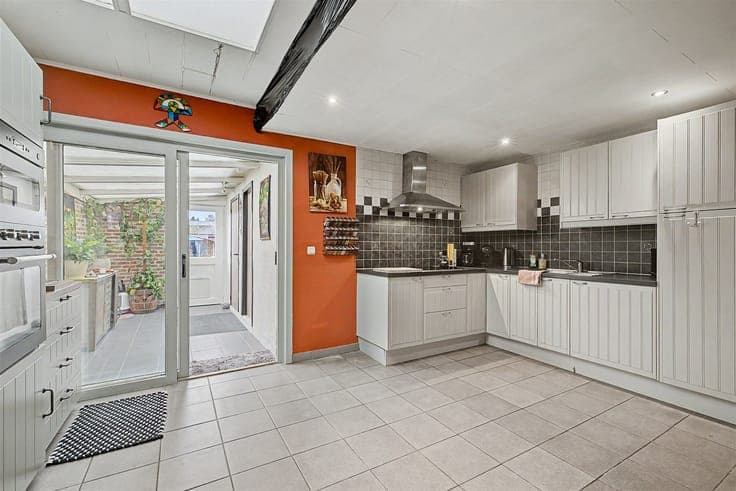 Te renoveren woning met zuidgerichte tuin