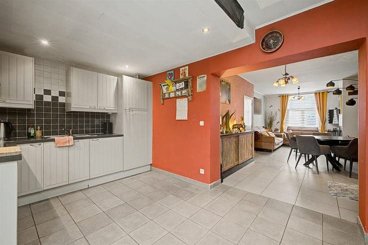 Te renoveren woning met zuidgerichte tuin
