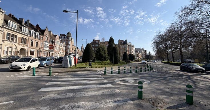 Character property of nearly 600 m² with 4 recognised units