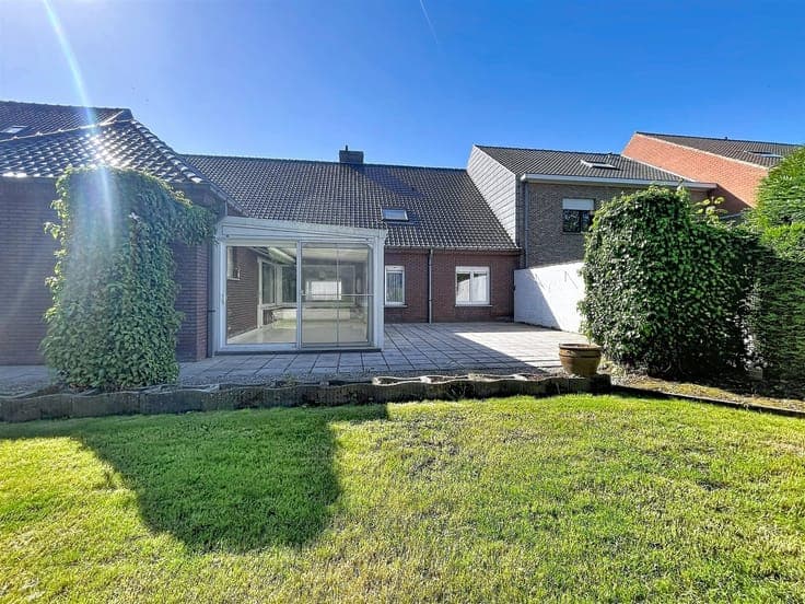 Ruime woning met tuin en garage in het centrum
