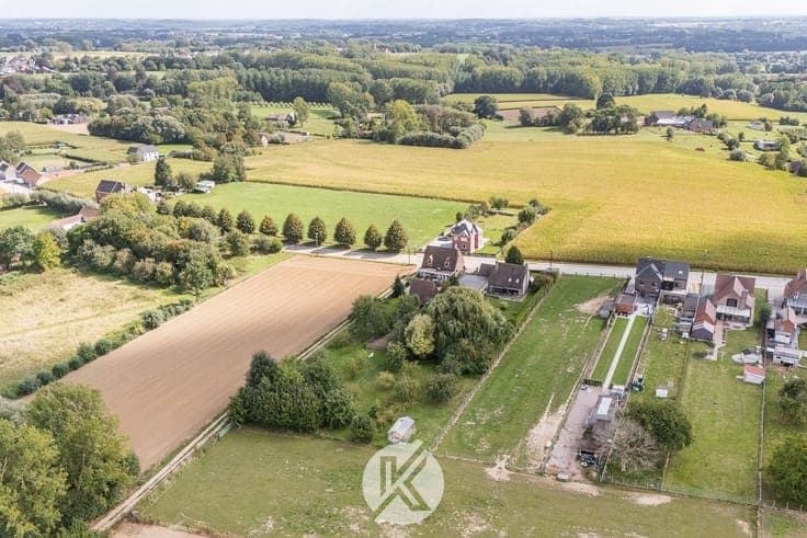 Villa op 31a in een groene omgeving
