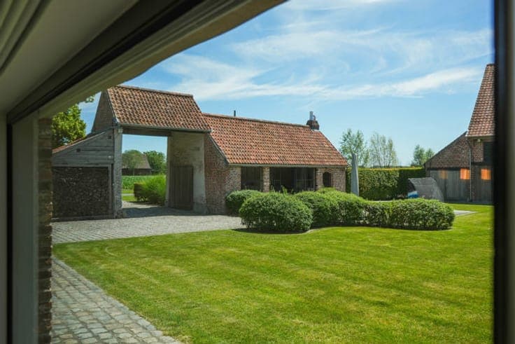 Square farmhouse near Kortrijk