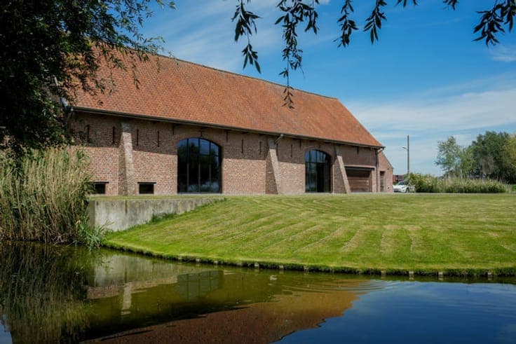Square farmhouse near Kortrijk