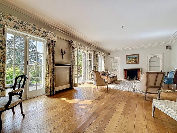 Uccle - Large and bright prestigious villa.