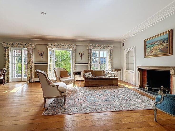 Uccle - Large and bright prestigious villa.