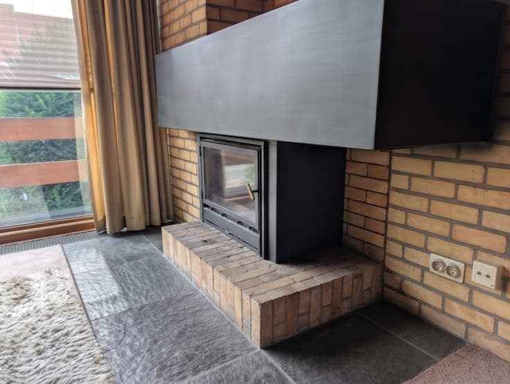 Architect-designed house, 3 bedrooms, garage and garden