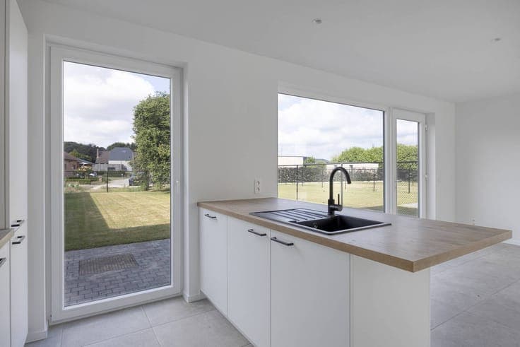 Semi-detached new-build house with 3 bedrooms for sale in Me