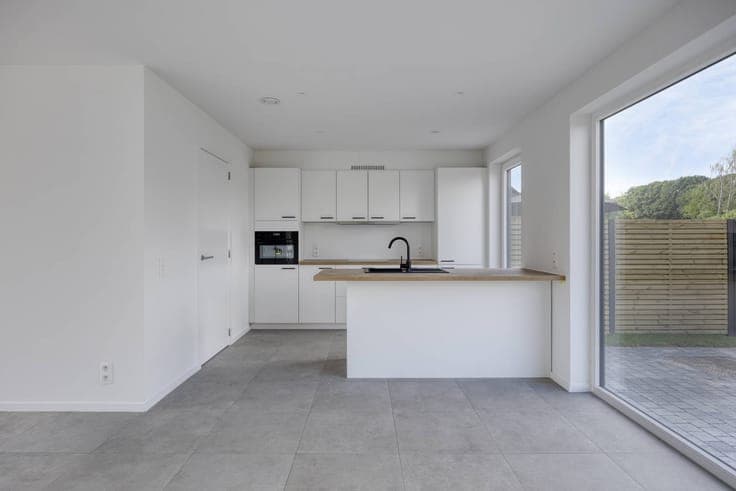Semi-detached new-build house with 3 bedrooms for sale in Me