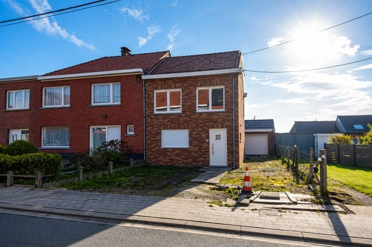 Rustig gelegen casco half open woning met 3 slaapkamers, ...