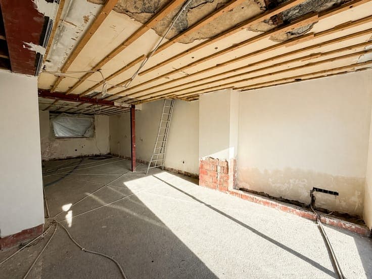 Rustig gelegen casco half open woning met 3 slaapkamers, ...
