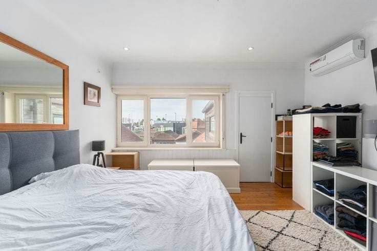 Guide Price | Beautifully renovated home close to the centr…