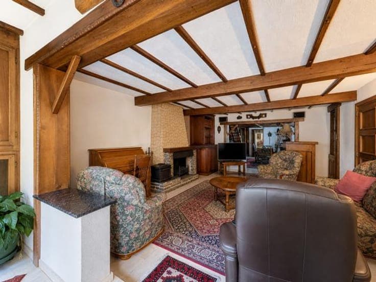 n°29: 🏡 Waterloo – Exceptional Plot, Rare Potential!