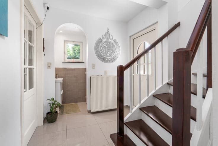 Semi-detached house with garage and garden in Vilvoorde