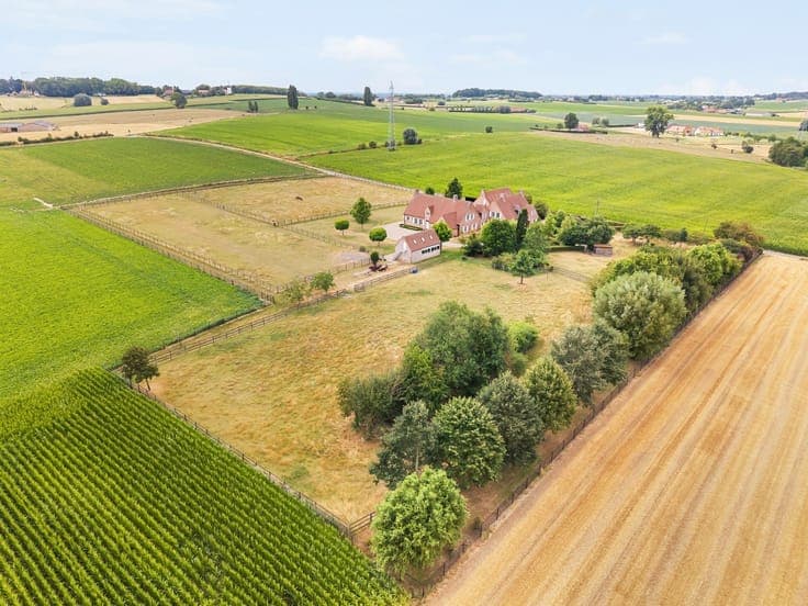 Prachtige landelijke villa met 785m² woonruimte op 2,5 ha...