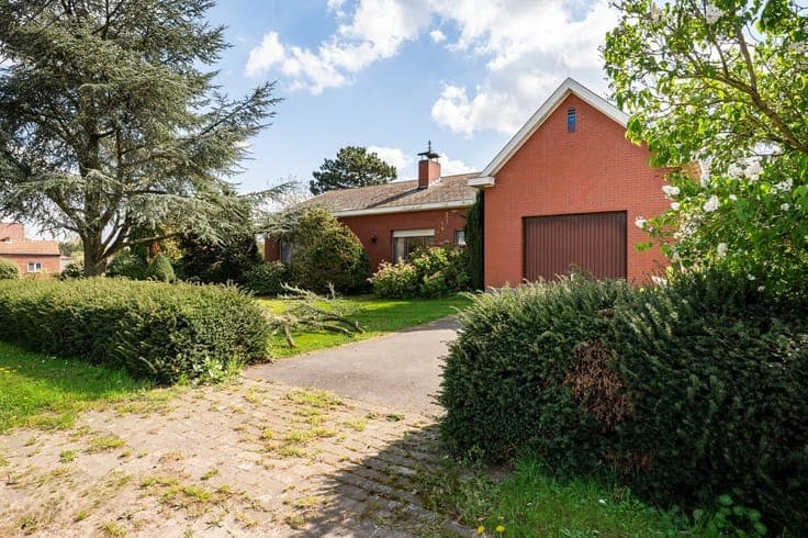 Landelijke woning met 3 slpkrs en tuin op perceel van 199...
