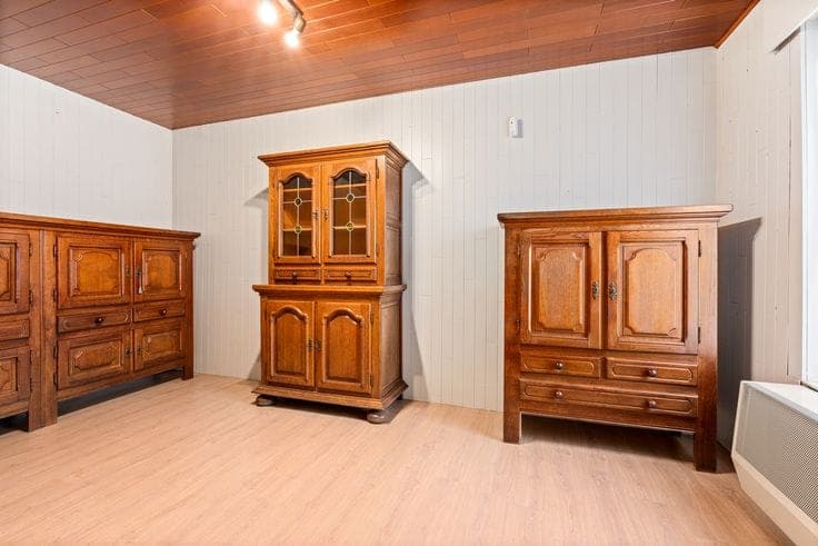 House with plenty of potential, garage and garden along the…