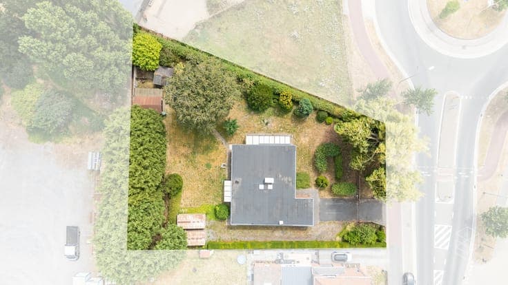 Centraal gelegen gelijkvloerse woning met royale tuin op ...