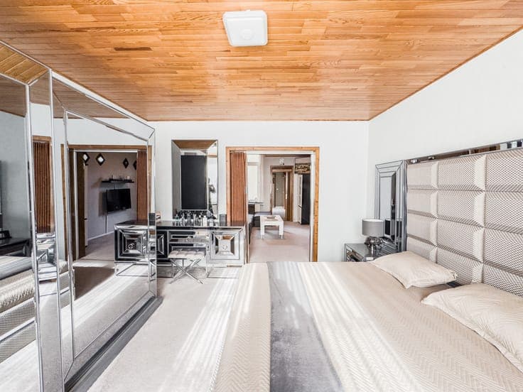 SPACIOUS HOUSE WITH GARDEN : 3 APARTMENTS POSSIBLE