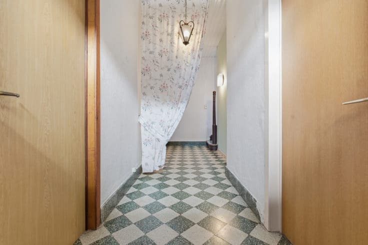 Spacious 5-bedroom house in Izenberge