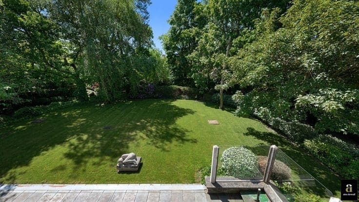 Detached villa on 1,700 sqm in quiet cul-de-sac