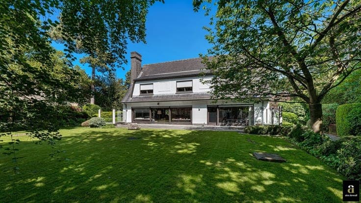 Detached villa on 1,700 sqm in quiet cul-de-sac