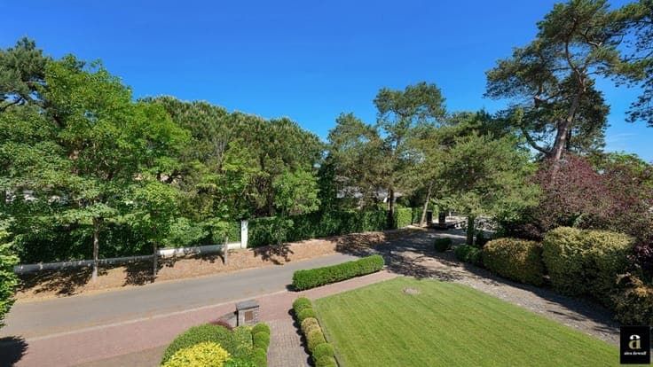 Detached villa on 1,700 sqm in quiet cul-de-sac